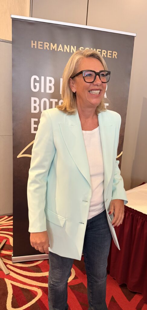 Claudia Andorn beim internationalen Multi-Speaker-Slam in Dresden